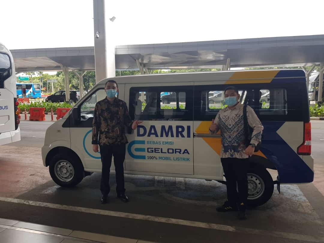 DFSK Dukung Elektrifikasi Transportasi Darat DAMRI